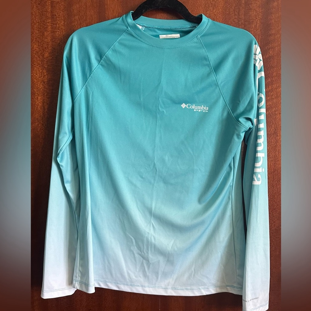 Columbia Light Blue Omni-Shade Shirt - Picture 1 of 5